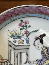 Tasse et soucoupe en porcelaine de Chine famille rose &agrave; d&eacute;cor d'une dame avec un gar&ccedil;on, Yongzheng