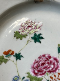 Une collection vari&eacute;e de huit pi&egrave;ces en porcelaine de Chine famille rose, 18/19&egrave;me