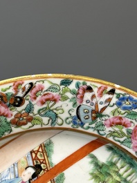 Assiette en porcelaine de Chine famille rose de Canton &agrave; d&eacute;cor narratif, 19&egrave;me