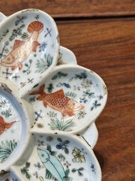 Rare assiette &agrave; mendiants en porcelaine de Chine wucai &agrave; d&eacute;cor de poisson, Kangxi