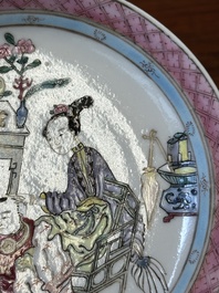 Tasse et soucoupe en porcelaine de Chine famille rose &agrave; d&eacute;cor d'une dame avec un gar&ccedil;on, Yongzheng