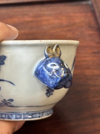 Paire de sauci&egrave;res et terrines couvertes en porcelaine de Chine en bleu et blanc, Qianlong