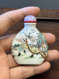 Tabati&egrave;re en porcelaine de Chine famille verte &agrave; d&eacute;cor de mariage de la s&oelig;ur de Zongkui, 19&egrave;me