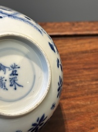 A varied collection of 45 pieces Chinese porcelain, Kangxi and later