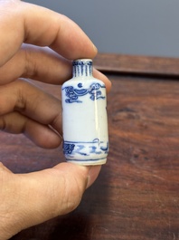 Zes Chinese blauw-witte snuifflessen, 19de eeuw