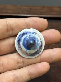 Vijf Chinese blauw-witte vazen, Kangxi