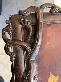 Plaque en bois huali en laque noire et rouge &agrave; inscription 'Hui Su Xin 會素心' et &agrave; d&eacute;cor dor&eacute;, marque et peut-&ecirc;tre &eacute;poque de Kangxi