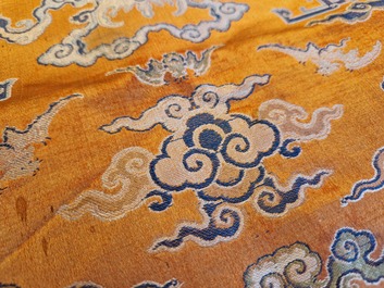 A Chinese embroidered silk 'kesi' cloth with Buddhist lions and phoenixes, 19th C.