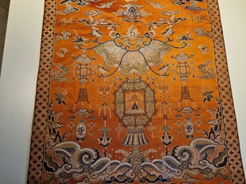 A Chinese embroidered silk 'kesi' cloth with Buddhist lions and phoenixes, 19th C.
