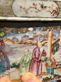 Tr&egrave;s rare coffret d'ensemble &agrave; th&eacute; en porcelaine de Chine famille rose de Canton &agrave; d&eacute;cor mandarin, Qianlong