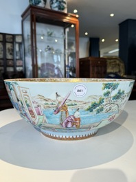 Grand bol en porcelaine de Chine famille rose de Canton &agrave; d&eacute;cor de gar&ccedil;ons et dames dans un jardin &eacute;labor&eacute;e, Qianlong