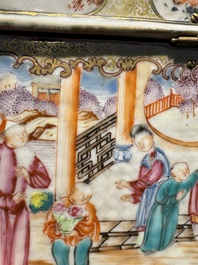 Tr&egrave;s rare coffret d'ensemble &agrave; th&eacute; en porcelaine de Chine famille rose de Canton &agrave; d&eacute;cor mandarin, Qianlong