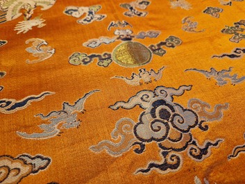 A Chinese embroidered silk 'kesi' cloth with Buddhist lions and phoenixes, 19th C.