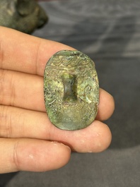Rare r&eacute;cipient rituel en bronze en forme de tapir de style Zhou oriental, Chine, p&eacute;riode des Royaumes combattants
