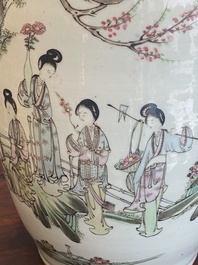Zeven Chinese famille rose vazen, 19/20e eeuw