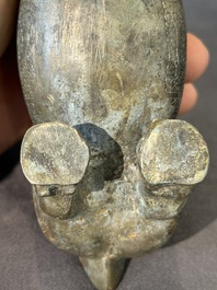 Rare r&eacute;cipient rituel en bronze en forme de tapir de style Zhou oriental, Chine, p&eacute;riode des Royaumes combattants