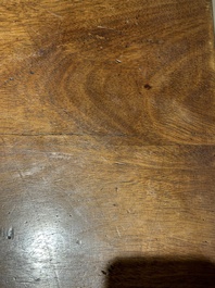 Een grote rechthoekige Chinese huanghuali houten tafel, 19/20e eeuw