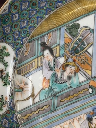 Zeven Chinese Canton famille verte borden met figuratief decor, 19e eeuw