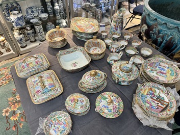 A very extensive Chinese Canton famille rose 81-piece dinner service, 19th C.