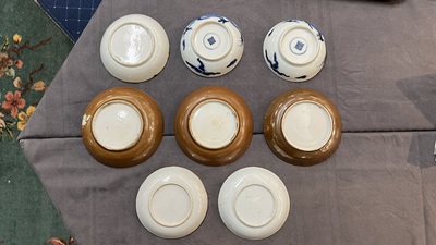Collection de 17 tasses et 14 soucoupes en porcelaine de Chine, 18&egrave;me