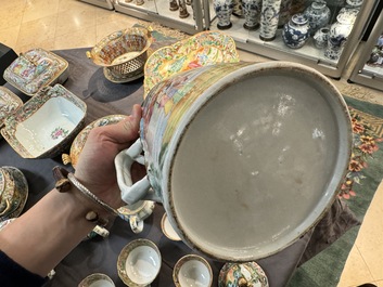 A very extensive Chinese Canton famille rose 81-piece dinner service, 19th C.