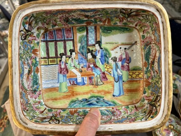 A very extensive Chinese Canton famille rose 81-piece dinner service, 19th C.