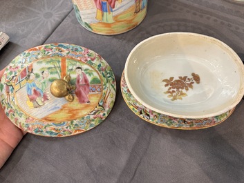 A very extensive Chinese Canton famille rose 81-piece dinner service, 19th C.