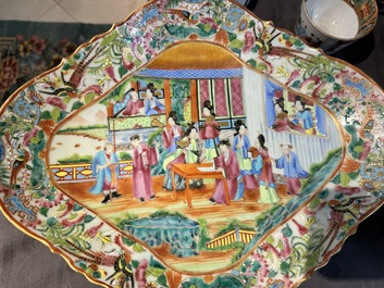 A very extensive Chinese Canton famille rose 81-piece dinner service, 19th C.
