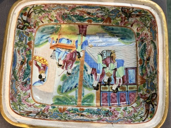 A very extensive Chinese Canton famille rose 81-piece dinner service, 19th C.