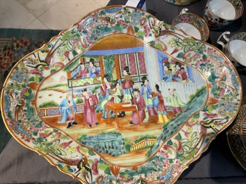 A very extensive Chinese Canton famille rose 81-piece dinner service, 19th C.