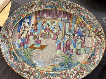 A very extensive Chinese Canton famille rose 81-piece dinner service, 19th C.