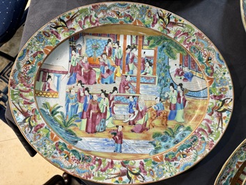 A very extensive Chinese Canton famille rose 81-piece dinner service, 19th C.