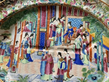 A very extensive Chinese Canton famille rose 81-piece dinner service, 19th C.