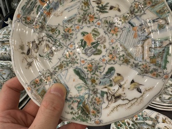 Een zeldzaam 30-delig KPM porseleinen servies met Cantonees famille verte beschildering, China en Duitsland, 19e eeuw