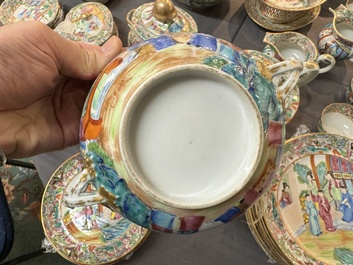 A very extensive Chinese Canton famille rose 81-piece dinner service, 19th C.