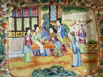 A very extensive Chinese Canton famille rose 81-piece dinner service, 19th C.