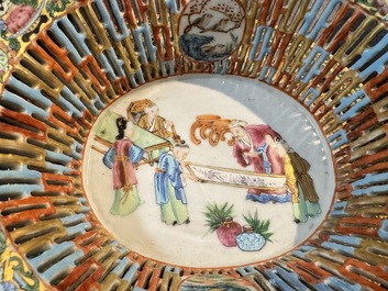 A very extensive Chinese Canton famille rose 81-piece dinner service, 19th C.
