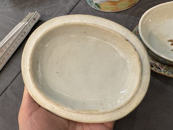 A very extensive Chinese Canton famille rose 81-piece dinner service, 19th C.