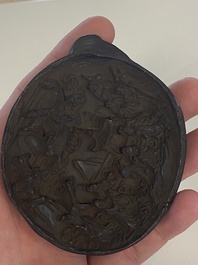 A Chinese huanghuali wooden brushpot and a melon-shaped lacquer box and cover with '18 Luohan' relief design, 19/20th C.