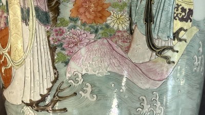 Een Chinese famille rose vaas met Lan Caihe, Qianlong merk en periode
