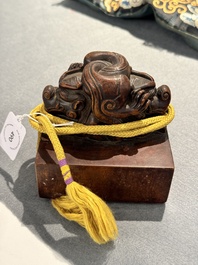 A Chinese sculpted hongmu wooden 'Jiaqing Yubi Zhibao 嘉慶御筆之寶' seal, 20th C.