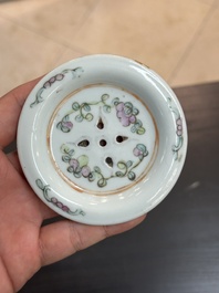 Collection vari&eacute;e en porcelaine de Chine famille rose et qianjiang cai, 19/20&egrave;me