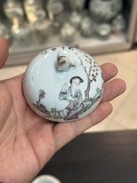 Collection vari&eacute;e en porcelaine de Chine famille rose et qianjiang cai, 19/20&egrave;me