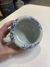 Collection de 13 pi&egrave;ces en porcelaine Chine en bleu et blanc de l'&eacute;pave du Cargo Nankin, Qianlong