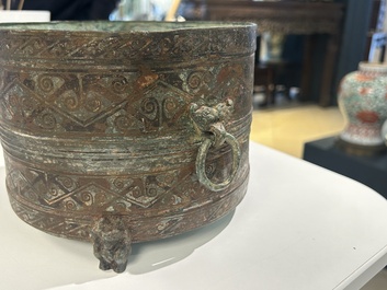 A rare Chinese archaic silver-inlaid bronze cosmetic box and cover, 'lian', Western Han