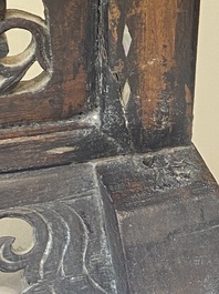 Paravent en bois incrust&eacute; de nacre &agrave; d&eacute;cor du roman 'Les Trois Royaumes'', Chine, 19&egrave;me