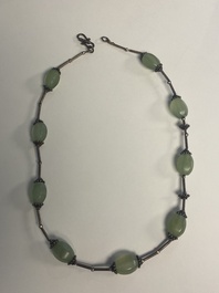 Collection vari&eacute;e de 16 pi&egrave;ces de bijoux et bo&icirc;tes, dont du jade, de l'or et de l'argent, Chine, 19&egrave;me
