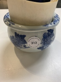 Collection de 13 pi&egrave;ces en porcelaine Chine en bleu et blanc de l'&eacute;pave du Cargo Nankin, Qianlong