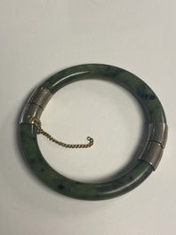 Collection vari&eacute;e de 16 pi&egrave;ces de bijoux et bo&icirc;tes, dont du jade, de l'or et de l'argent, Chine, 19&egrave;me