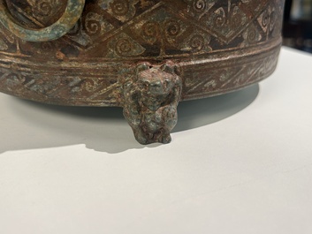 A rare Chinese archaic silver-inlaid bronze cosmetic box and cover, 'lian', Western Han